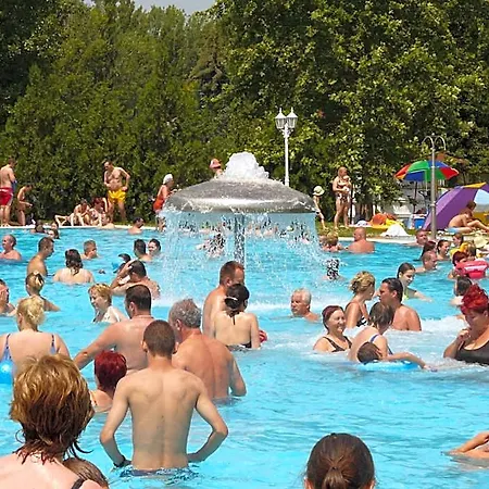 Thermal Apartmanhaz 2* Komárom