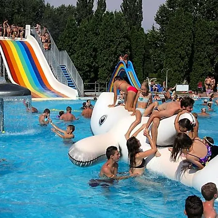 Hotel Thermal Apartmanhaz Komárom
